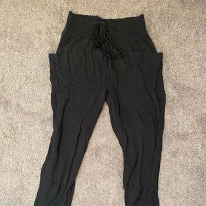 Aerie Joggers in Navy - Size Medium